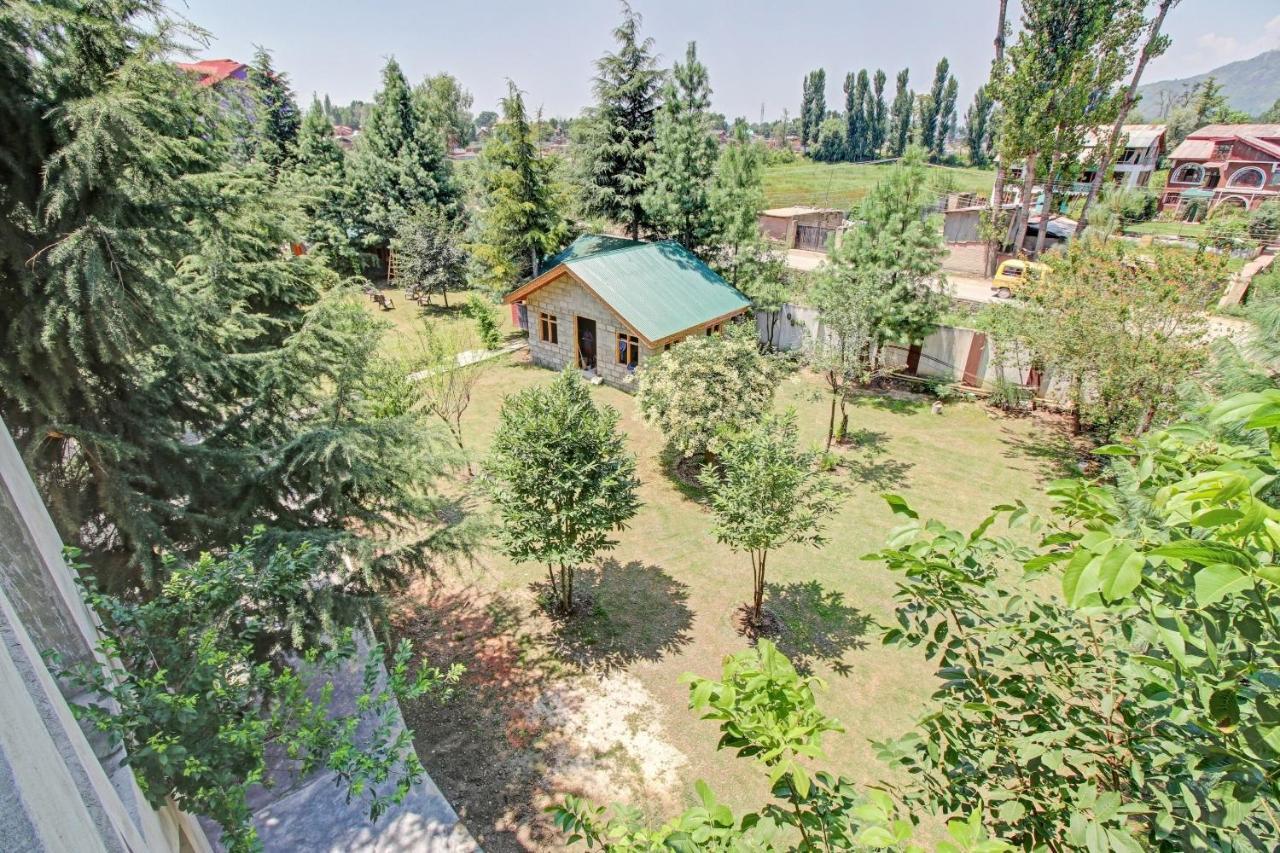Super Oyo Capital O 91600 The Village Classic Hotel And Restaurant Srīnagar Esterno foto